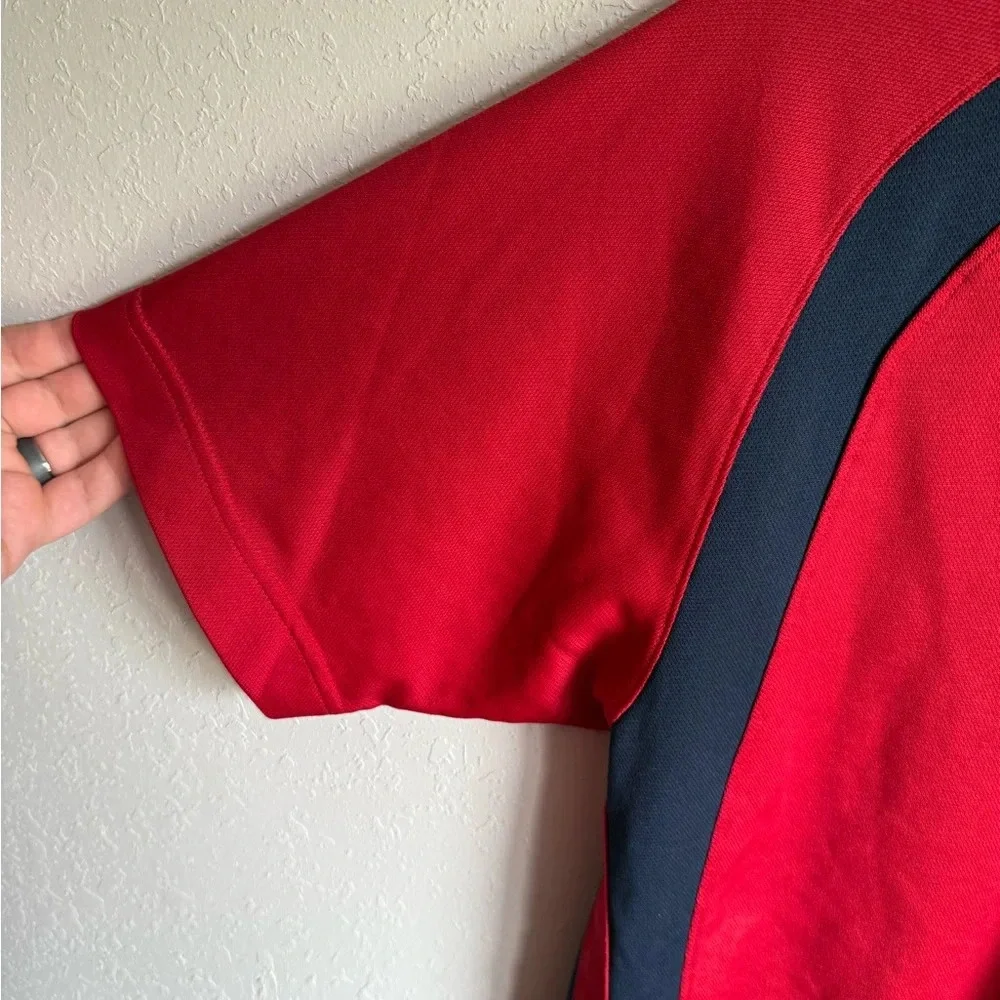 Men’s L Retro Red Nike Athletic/Active Wear Short Sleeve Shirt